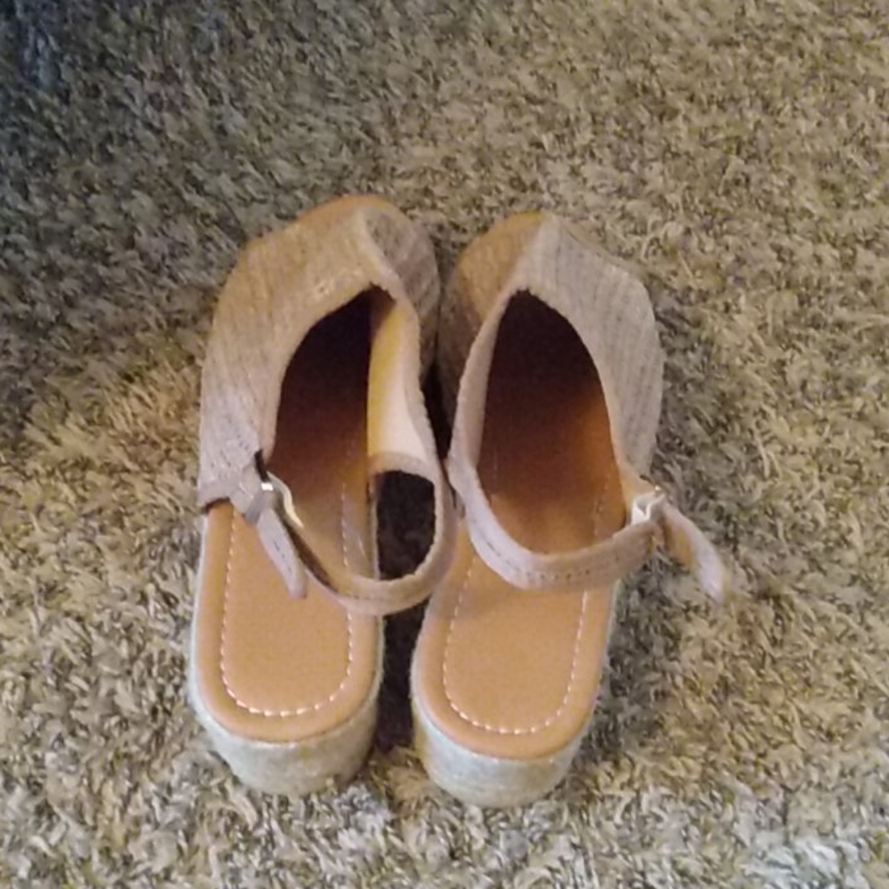 Open toed platforms